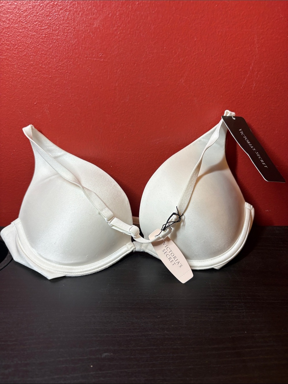 Victoria's Secret Cream Smooth Push-Up Bra